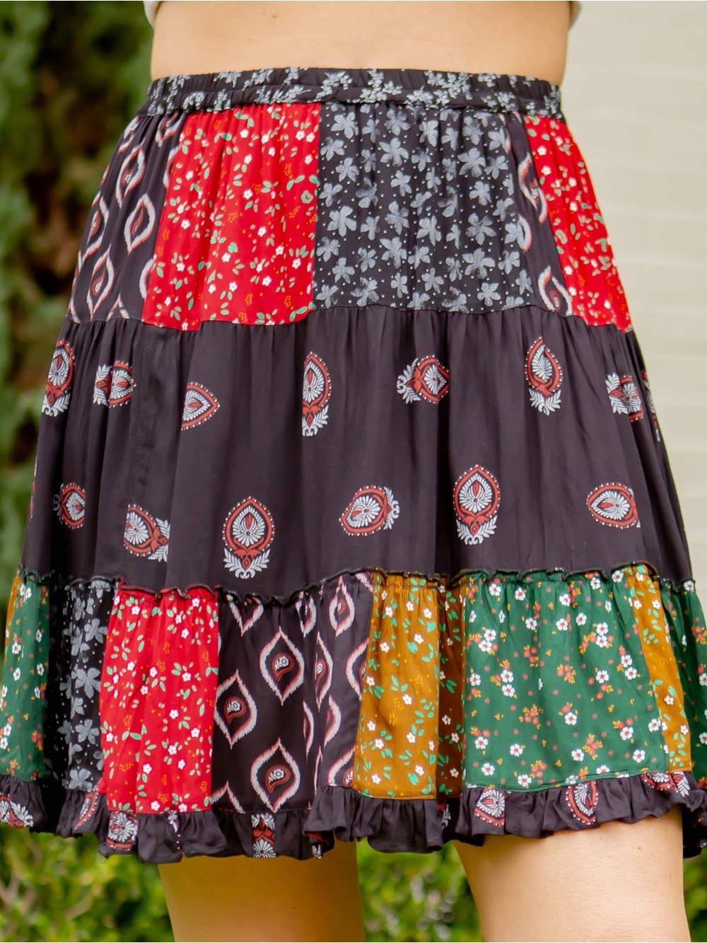 Young Threads - Women Mini Skirt - Black Multi Prints Size Medium - Picture 2 of 6